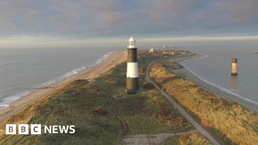 RadioHumberside's tweet card. Yorkshire Wildlife Trust says it is looking for someone to share the history of Spurn to visitors.