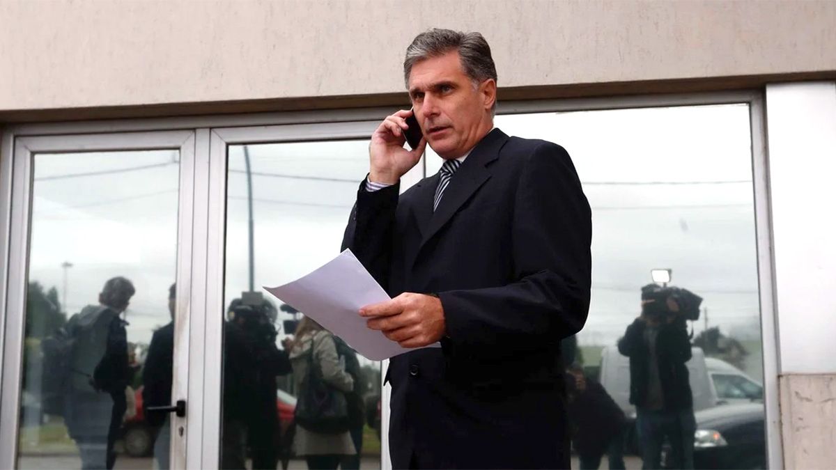 AiredeSantaFe's tweet card. Carlos Vaudagna, el exjefe de Afip que declaró como arrepentido, será indagado este jueves en Santa Fe. El viernes será el turno de otro agente del organismo.