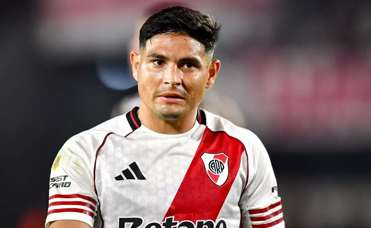 RiverLPM's tweet card. El delantero pasó por la Clínica Rossi y se descartó una rotura ligamentaria. Igualmente, no llegaría a los octavos de final.