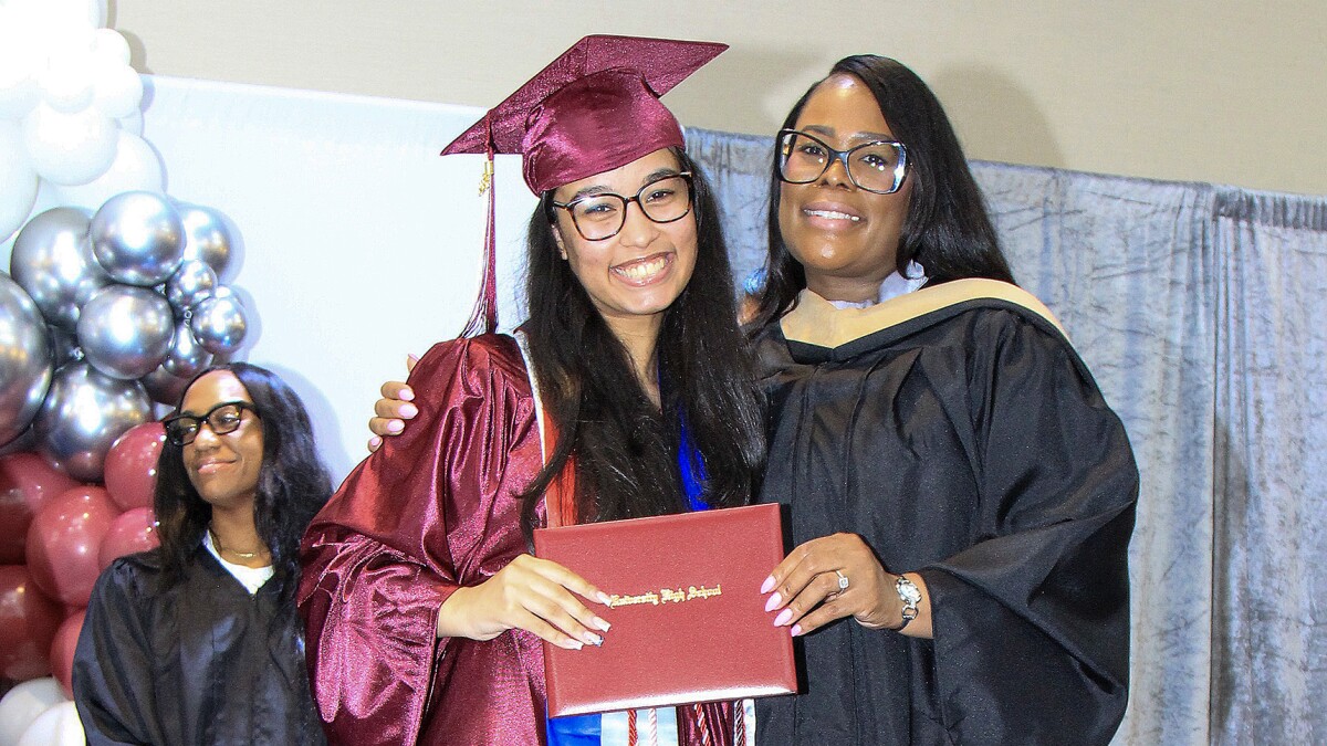 drMi's tweet card. This district's 'grow-your-own' program includes an extra incentive: a generous starting salary for graduates who come back to teach.