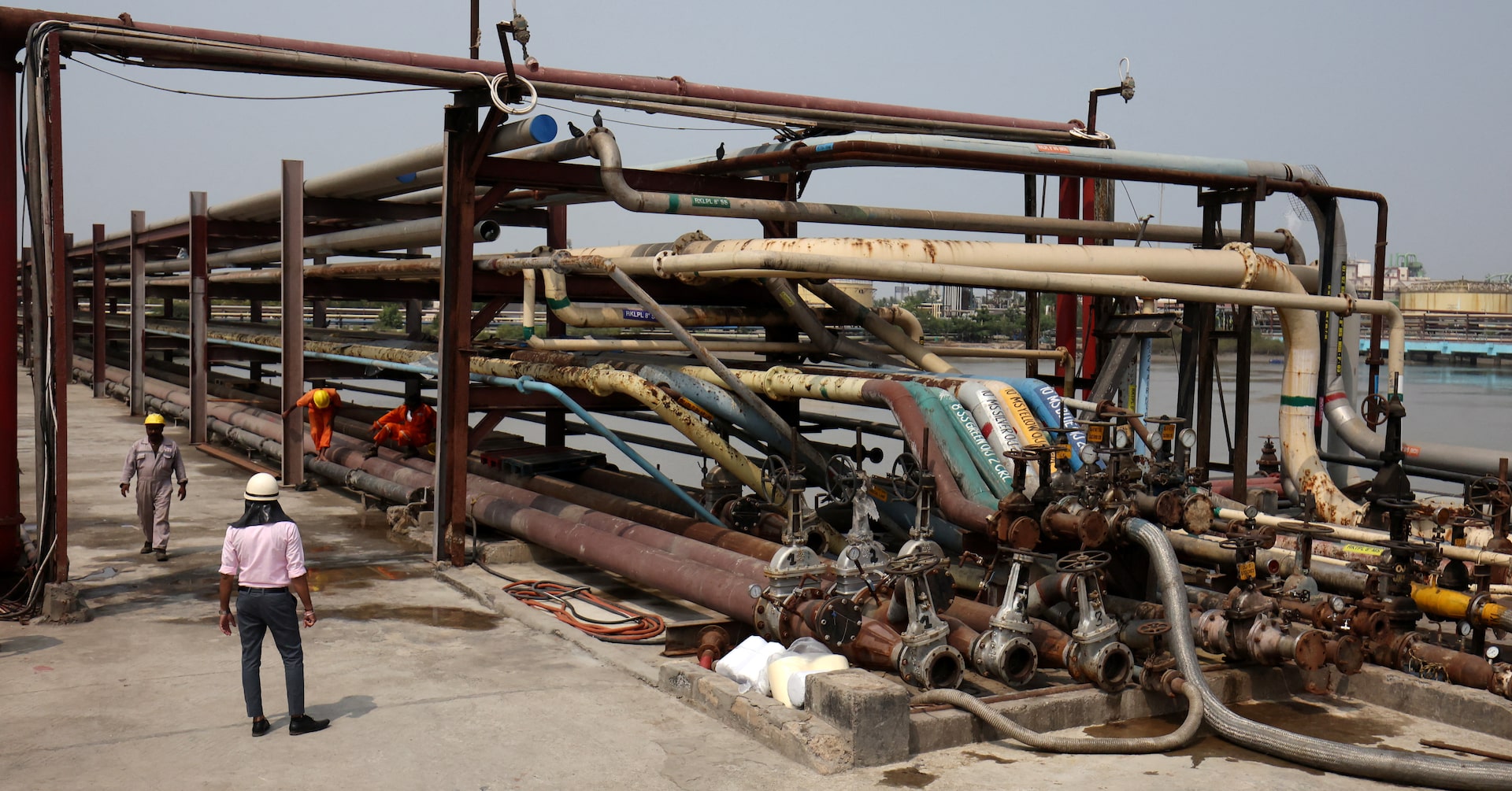 MayankBhardwaj9's tweet card. Indian private refiners that have leveraged cheap Russian crude to boost margins will be forced to find workarounds and rely more on traders to find new markets for their products after the latest...