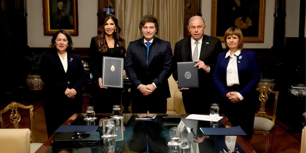 Maria C. 🐱🇦🇷 on X: "Javier Milei se reuni con una funcionaria de EEUU y  firm una carta de intencin para que los argentinos ya no necesiten visa -  Infobae https://t.co/VLoCsV7Ifp" /