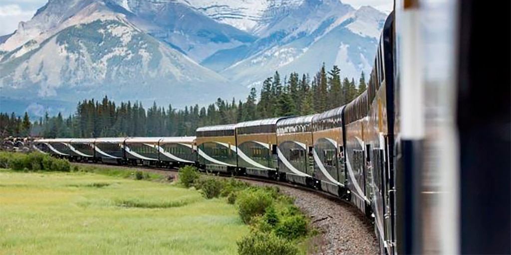 ACTREN_MF's tweet card. El Rocky Mountaineer fue destacado por su excelencia, comodidad y vistas espectaculares, posicionándose como la opción preferida para quienes buscan experiencias únicas