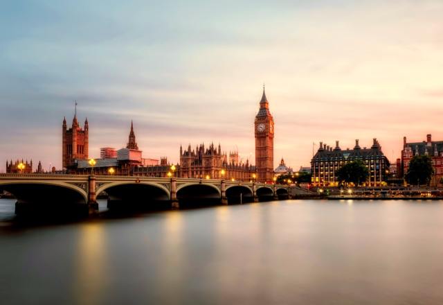 MarkTravel's tweet card. Step into the past by visiting historic sites worldwide. Discover rich stories and places that make you want to move abroad.