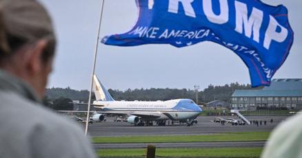 ABC12WJRT's tweet card. Fleeing Washington's oppressive humidity and nonstop questions over heated controversies, President Donald Trump is once again taking weekend refuge at his golf clubs — this time more than 3,000 miles