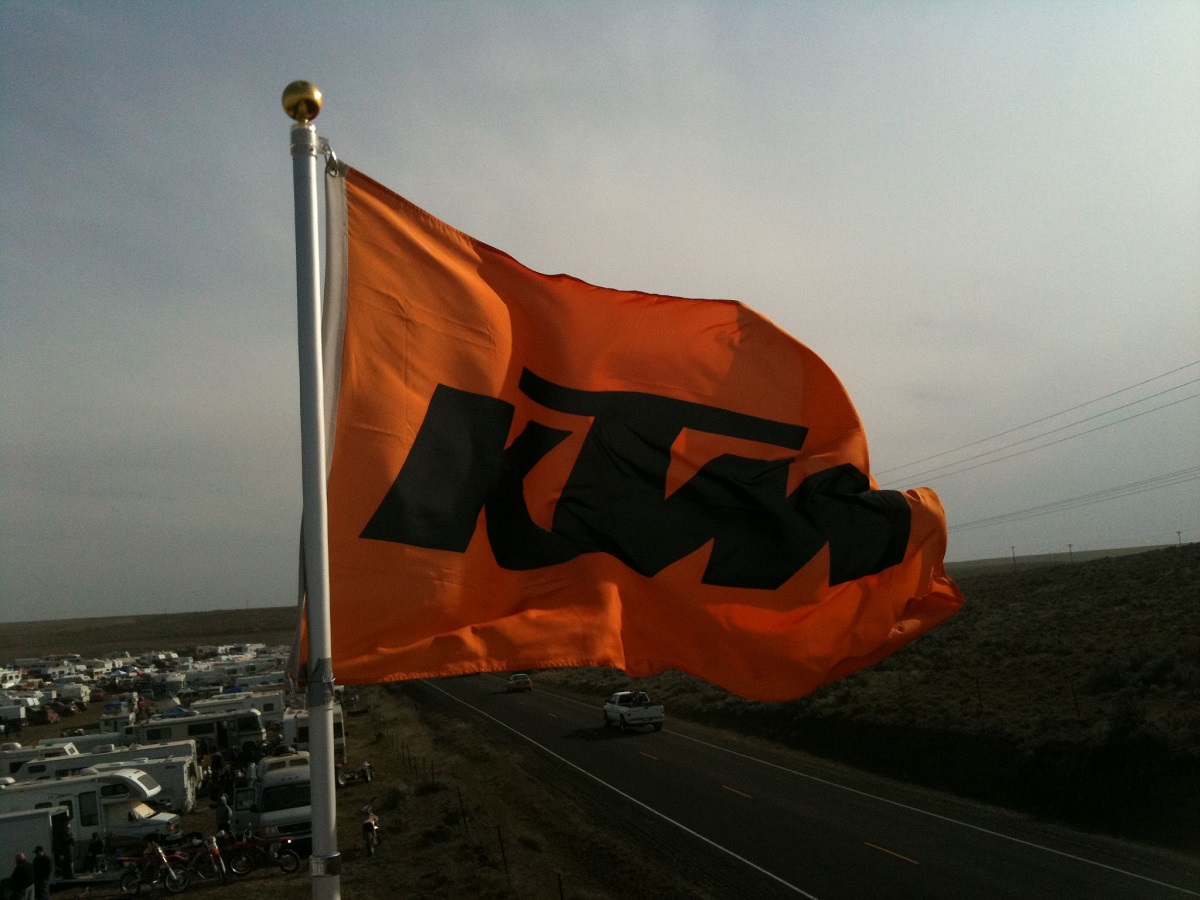 cemodf1's tweet card. C'est une bonne nouvelle pour KTM AG : l'entreprise autrichienne a repris la production de motos sur ses quatre lignes d'assemblage.