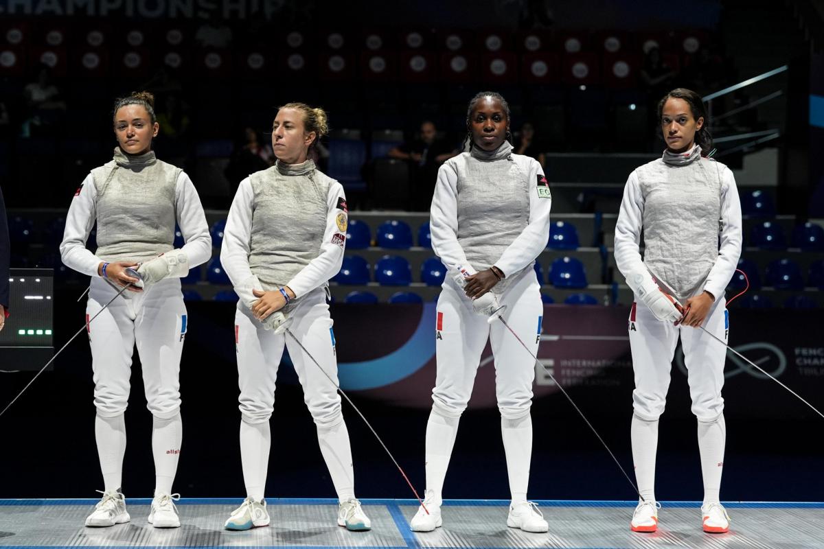 cemodf1's tweet card. Tombeuses de l'Italie en demi-finales, les fleurettistes françaises n'ont pas réussi à réitérer leur exploit en finale des Mondiaux de Tbilissi (Géorgie), battues par les championnes olympiques...