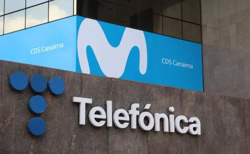 LQCNews's tweet card. La promesa de libertad de mercado no logró revertir la desconfianza empresarial. Con trabas operativas, una carga fiscal asfixiante y la imposibilidad de girar utilidades, el gobierno ultraliberal...