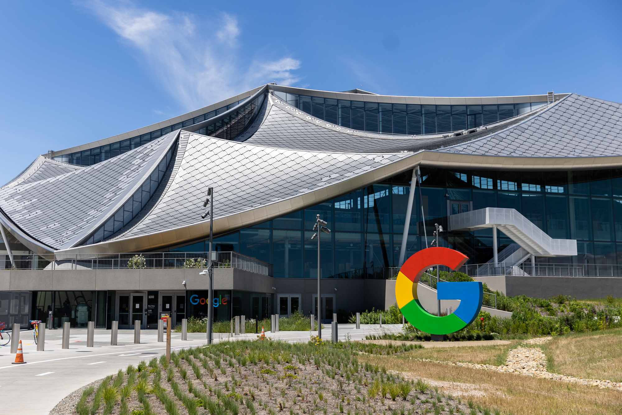 AlphabetWorkers's tweet card. A labor union has filed a complaint with the state alleging that Google did not provide adequate notice of mass layoffs.