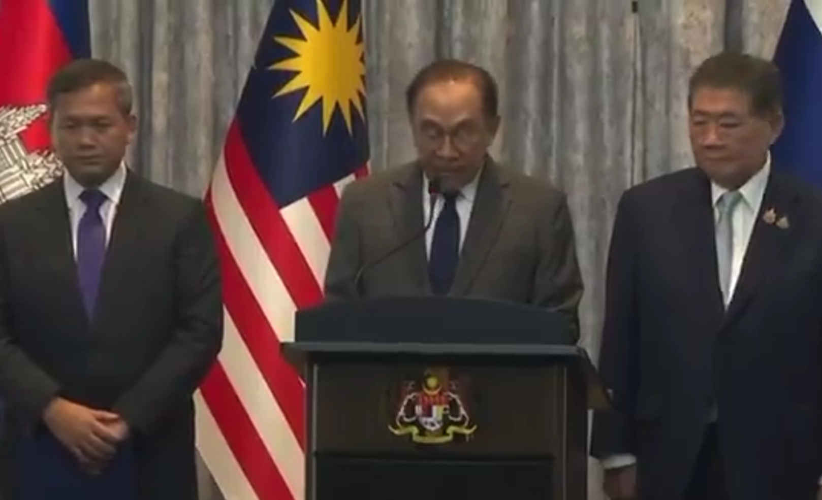 DailyTelegraph5's tweet card. The two sides thanked US President Donald Trump and China for helping achieve the truce.