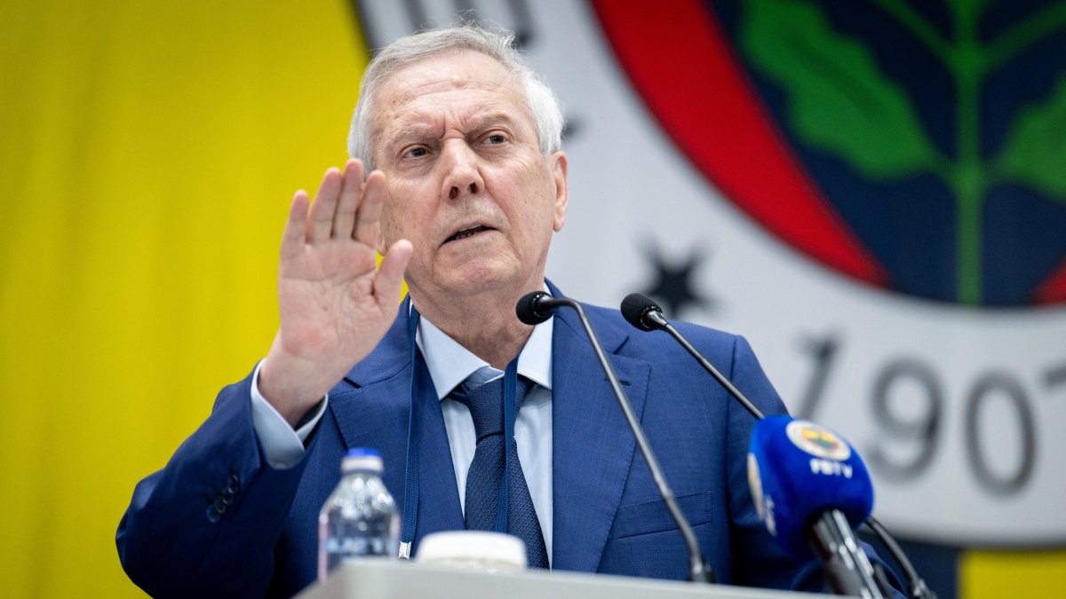 DailySabah's tweet card. Former Fenerbahçe president Aziz Yıldırım stole the show at the club’s High Divan Council meeting Saturday, ending weeks of speculation by declaring...