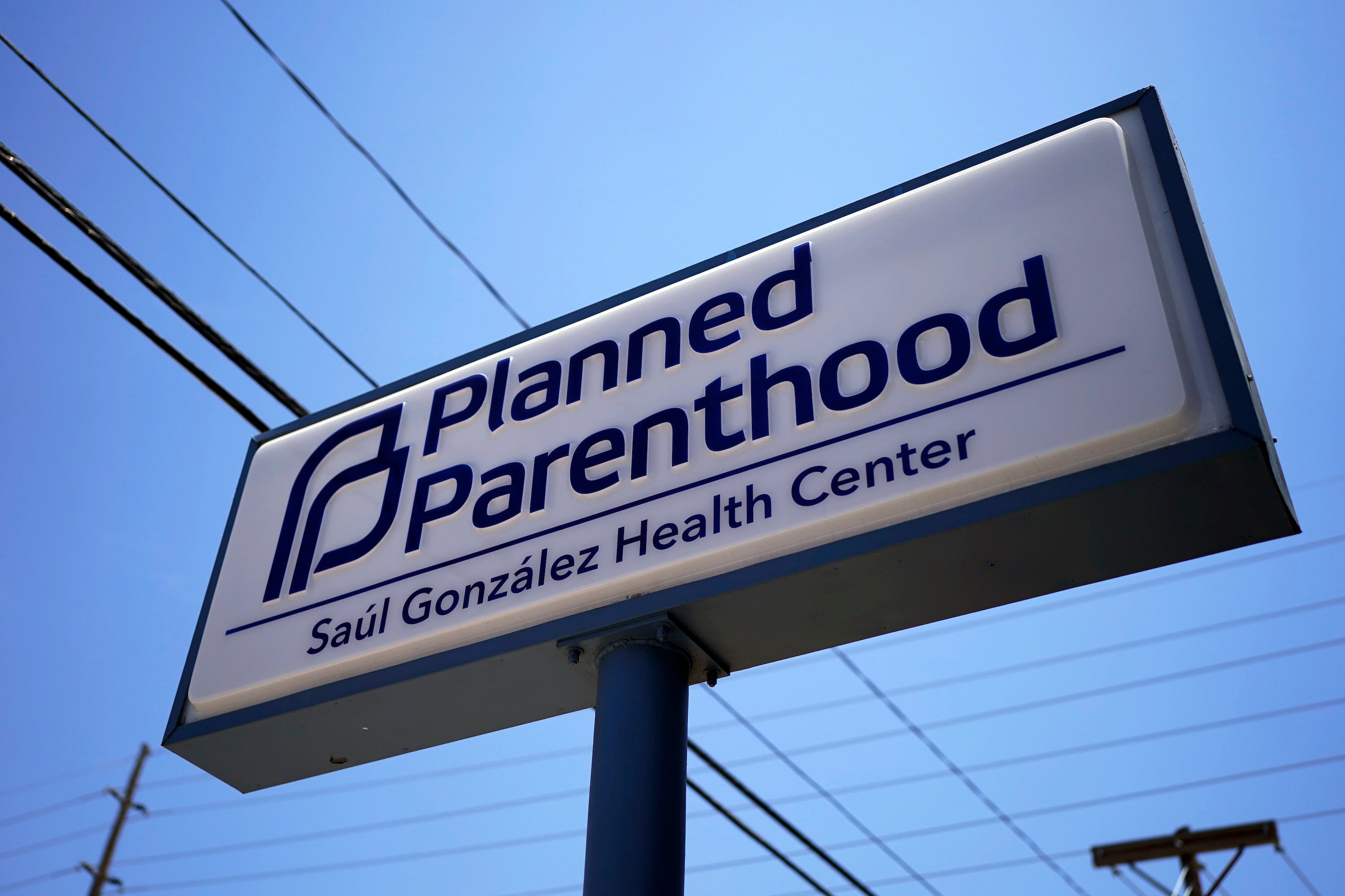 CourthouseNews's tweet card. A federal judge built on an earlier ruling in favor of Planned Parenthood, blocking the government’s bid to defund clinics nationwide.