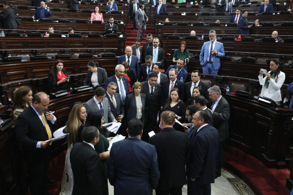concriteriogt's tweet card. El Congreso arranca su segundo periodo de sesiones con esfuerzos para llegar a consensos hacia 2026.