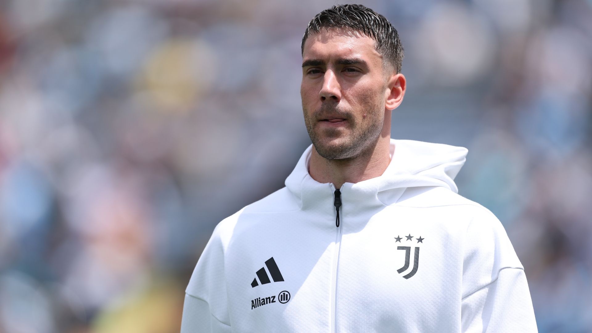 GoalItalia's tweet card. L'attaccante serbo pesa come un macigno sul bilancio del club bianconero, ma anche il Milan in caso di ingaggio affronterebbe una spesa importante.