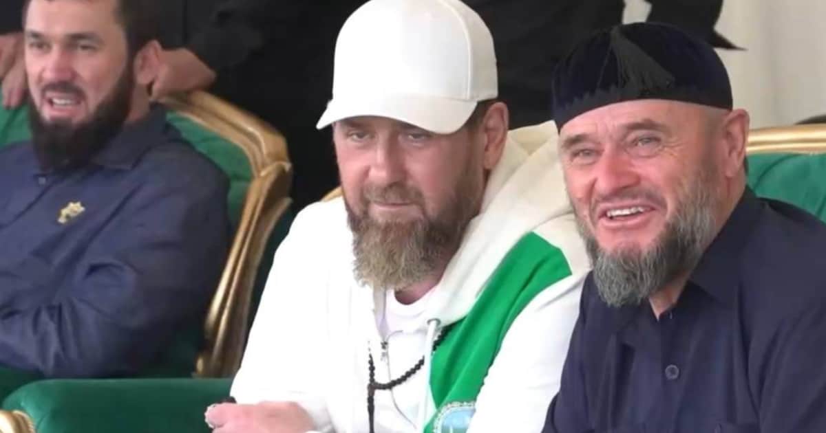 Piet_Heyn's tweet card. De Tsjetsjeense leider en ‘bloedhond van Poetin’ Ramzan Kadyrov (48) is bijna verdronken tijdens een vakantie in de Turkse badstad Bodrum. Dat melden verschillende Turkse nieuwssites.