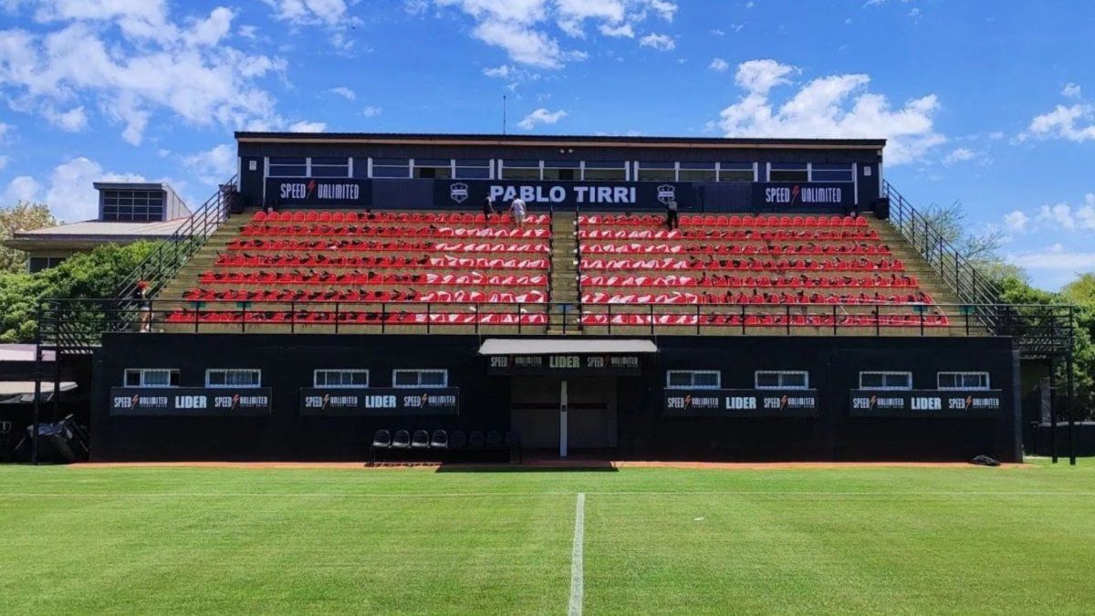 minutounocom's tweet card. Se puede ver el fútbol libre de cables y antenas en vivo en el celular, y sin riesgo. Cómo ver Deportivo Riestra vs. Atlético Tucumán por el Torneo Clausura 2025.