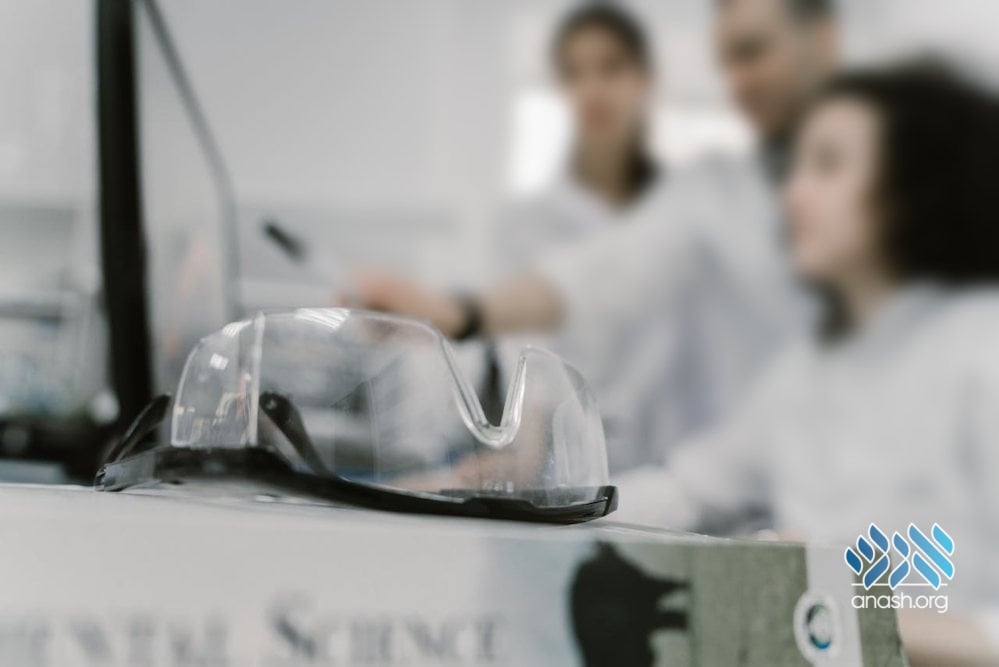 AnashOrgNews's tweet card. A shocking new study in a scientific journal exposes how scientific institutions lie or ignore facts to maintain public trust and urges widespread education to end the “naïve” view of science as...