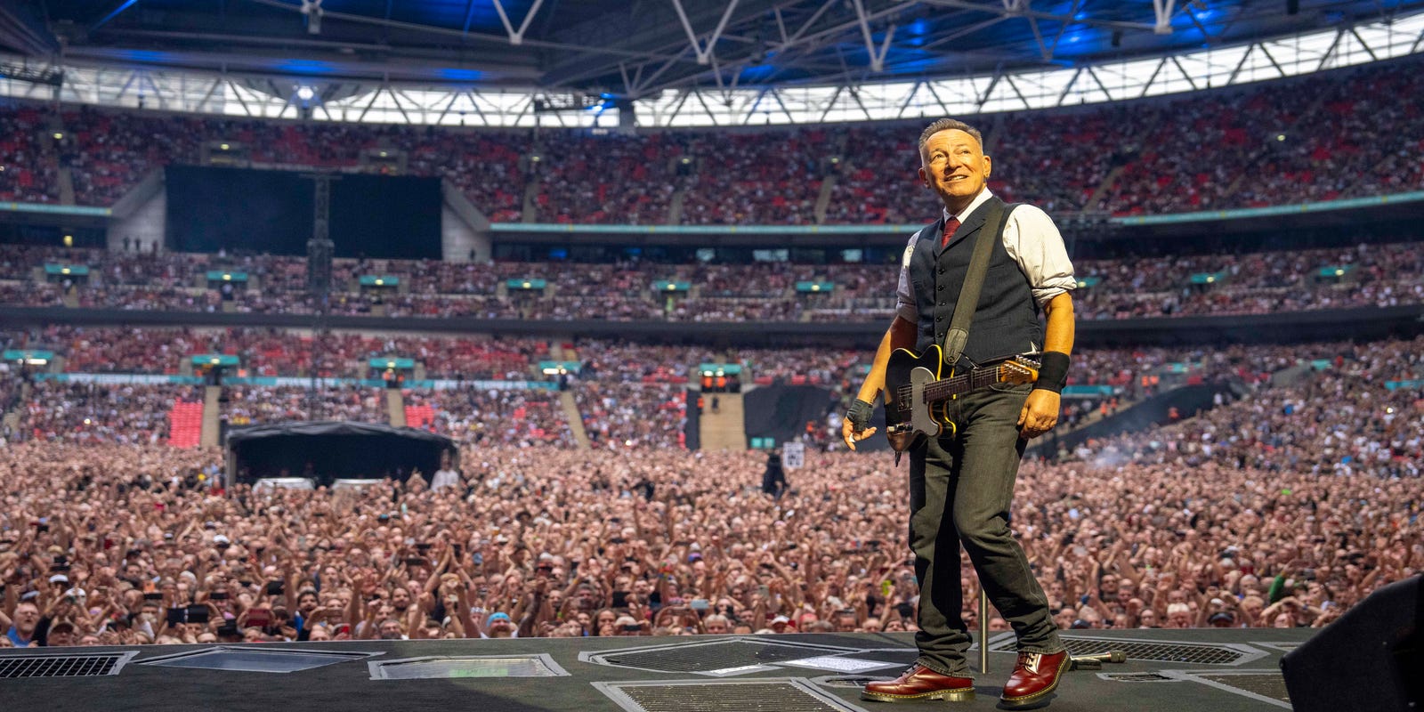 ChrisFHJordan's tweet card. E Street Band trombone player Ozzie Melendez shared a video of his perspective from the back of the stage during a recent E Street Band show.