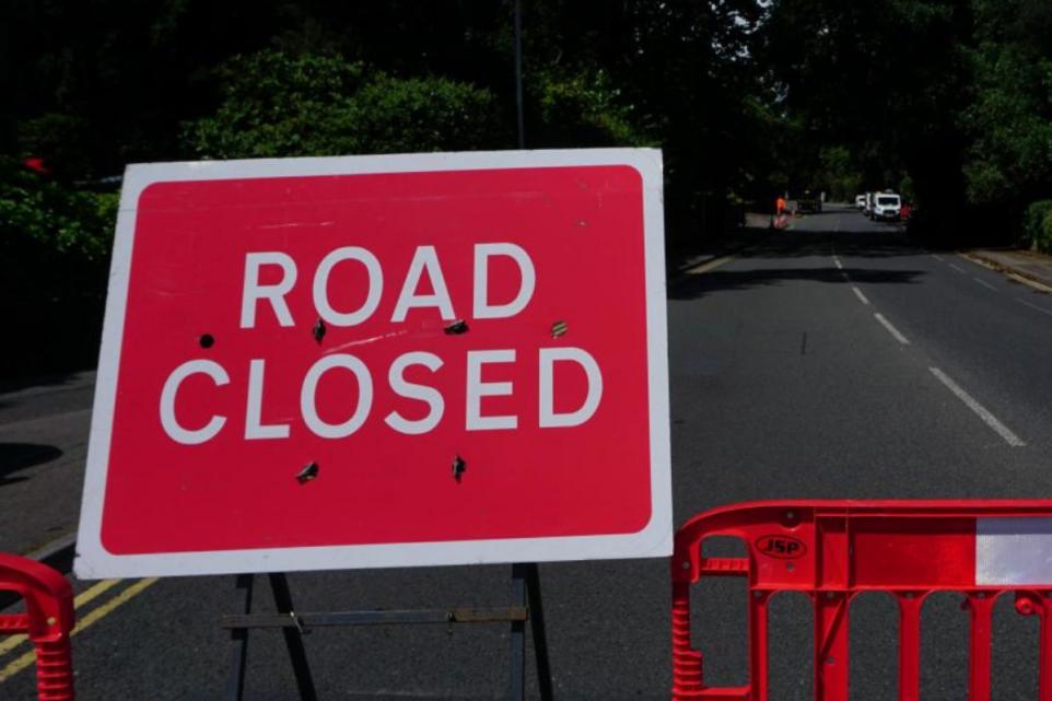 TheOxfordMail's tweet card. An area of the A34 is to close every evening this week until Sunday as National Highways continues to repair the barriers and embankment.