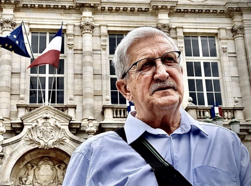 BRINDILLE851's tweet card. Bonjour tout le monde, c'est Marcel ! Alors j'ai découvert une véritable pépite parmi les politocards, il y a au moins UN gars très bien, et moi Marcel Berrichon je l'ai découvert ! Ça peut se...