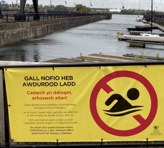 beicioheddwyn's tweet card. Gorffennaf 2023 : Does dim stop ar ymdrechion Cyngor Caerdydd i droi Bay-town yn le chwara i ddenu pobl i hamddena. Dwi di deurodio lawr i’r ‘Docks’ i gael sbec ar y syniad diwedd…