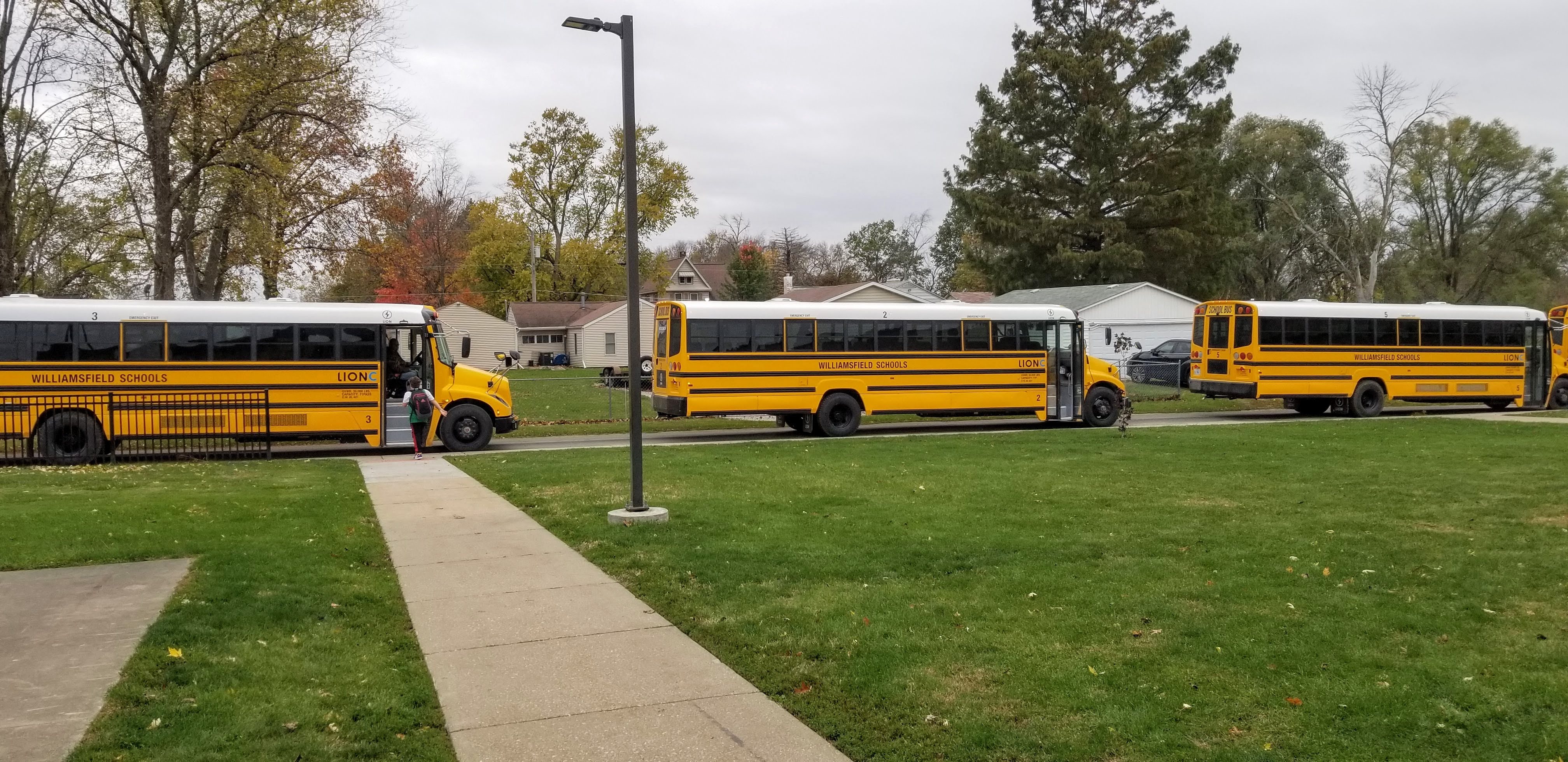 ESBInitiative's tweet card. WRI’s Electric School Bus Initiative aims to build unstoppable momentum toward an equitable transition of the entire U.S. school bus fleet to electric by 2030, bringing health, climate and economic...