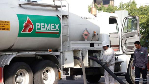 CANAL44TV's tweet card. Pemex reportó beneficios netos acumulados de 16.187 millones de pesos en el primer semestre de 2025, impulsados por una menor carga fiscal, en medio de una reestructuración tras nueve meses del...