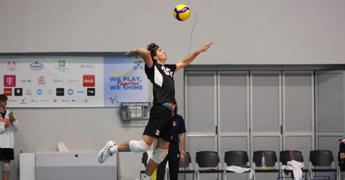 LaCapitale_be's tweet card. Les Young Red Dragons ont terminé 6es du Festival Olympique de la Jeunesse. Deux Guibertins faisaient partie de la sélection : Diego Di Martino et le Brabançon, Charlie Pijke.