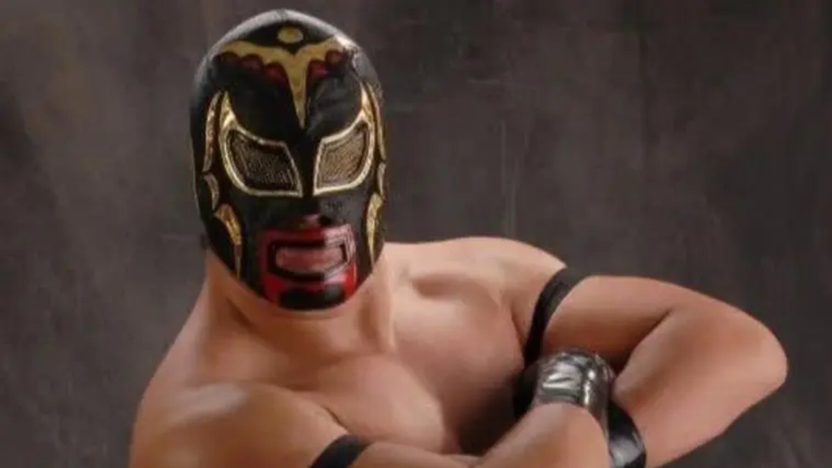 mmdeportesmx's tweet card. El mundo de la lucha libre mexicana está de luto tras el fallecimiento de Nosferatu, querido luchador mexicano parte de Los Infernales en el CMLL.