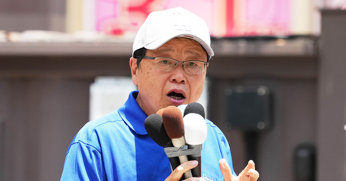 junchann0202's tweet card. 【女性自身】参院選での自民党大敗の責任を問われ、党内から“退陣”を突きつけられる一方で、“石破辞めるな”のデモが起きるなど、続投を望む声も多い石破茂首相（68）。そんな石破首相を“スパイ”呼ばわりする現役国会議によるXの投稿が波紋を呼んでいる。《間違いなく工作員です。》7月25日、自身のXにたったひと言、こう投稿したのは20日投開票の参院選で初当選した日本保守党の北村晴男氏（69）。『行列の...