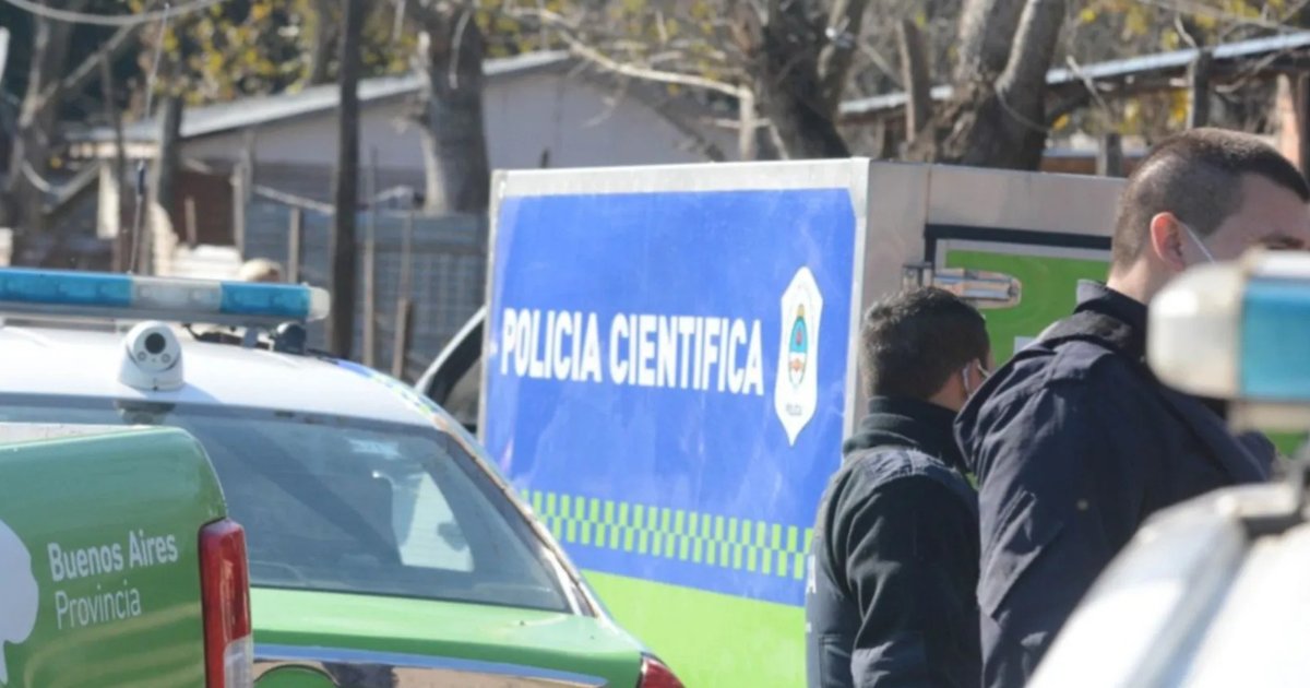 0221comar's tweet card. Una de las escenas más duras del femicidio en Berisso fue la del hijo de la víctima, que presenció el crimen y quedó en el centro del caso.