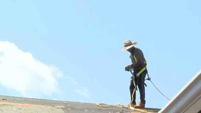 WJCLNews's tweet card. As temperatures rise, some Savannah crews shift schedules and set their own safety rules to stay cool