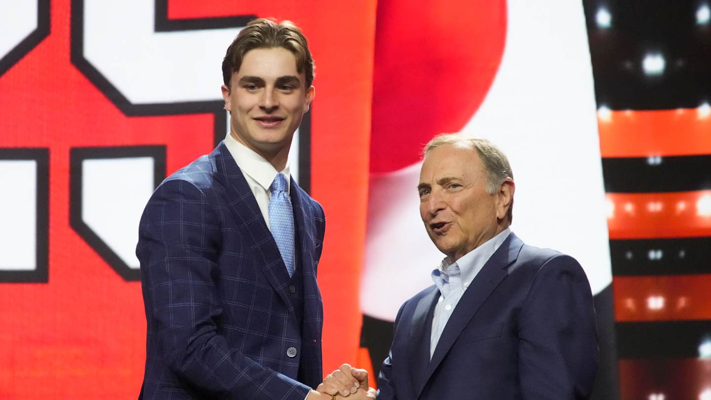MSUSpartansOnSI's tweet card. Michigan State hockey took a couple brutal hits when it lost out on top NHL Draft prospect Gavin McKenna and lost Hobey Baker Award winner Isaac Howard in the s