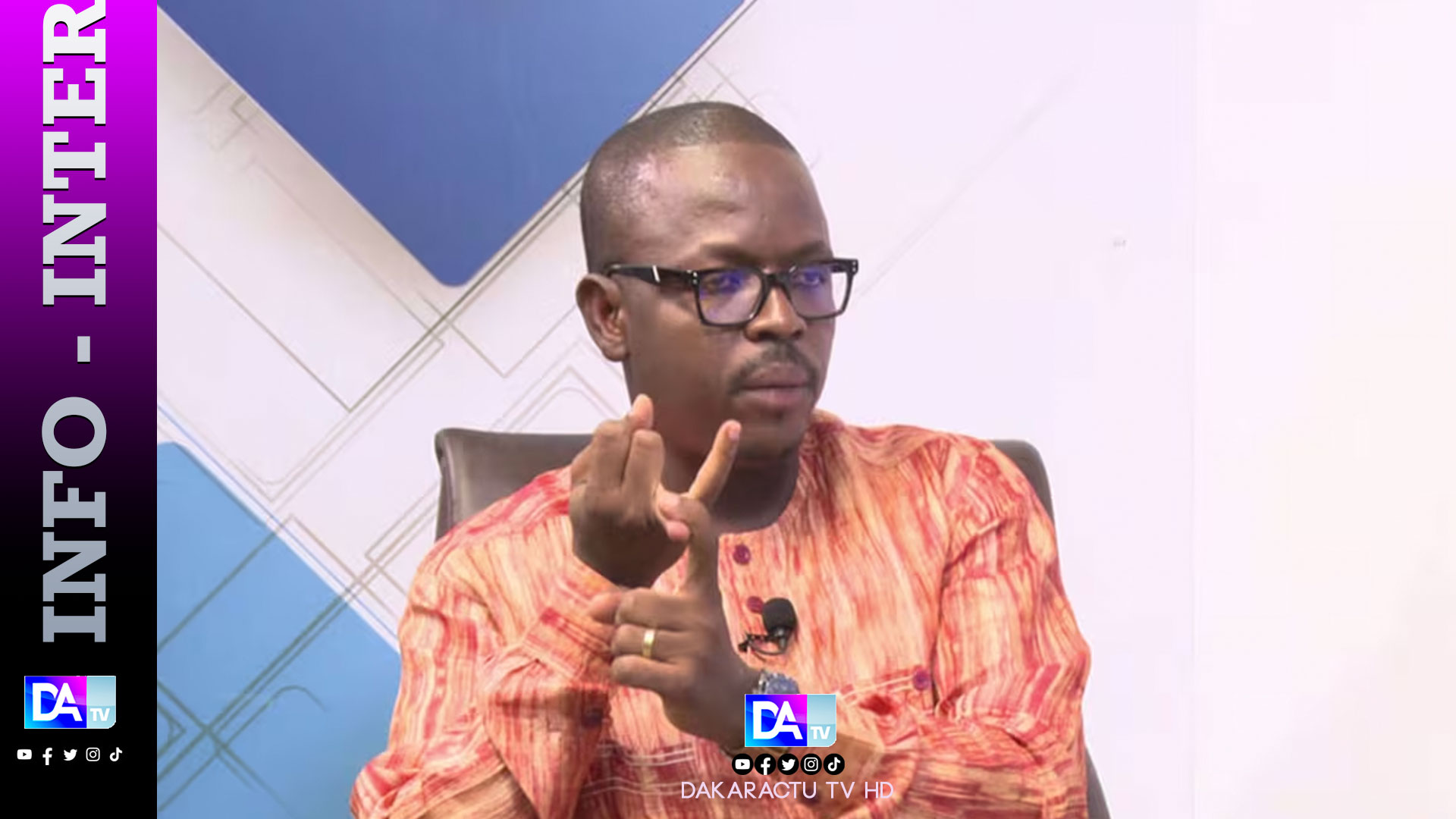 vieuxmko's tweet card. Le gouvernement burkinabè a exigé lundi que "toute la lumière soit faite" sur la mort en prison à Abidjan de l'influenceur Alain Christophe Traoré, alias Alino Faso, soutien de la junte au pouvoir...