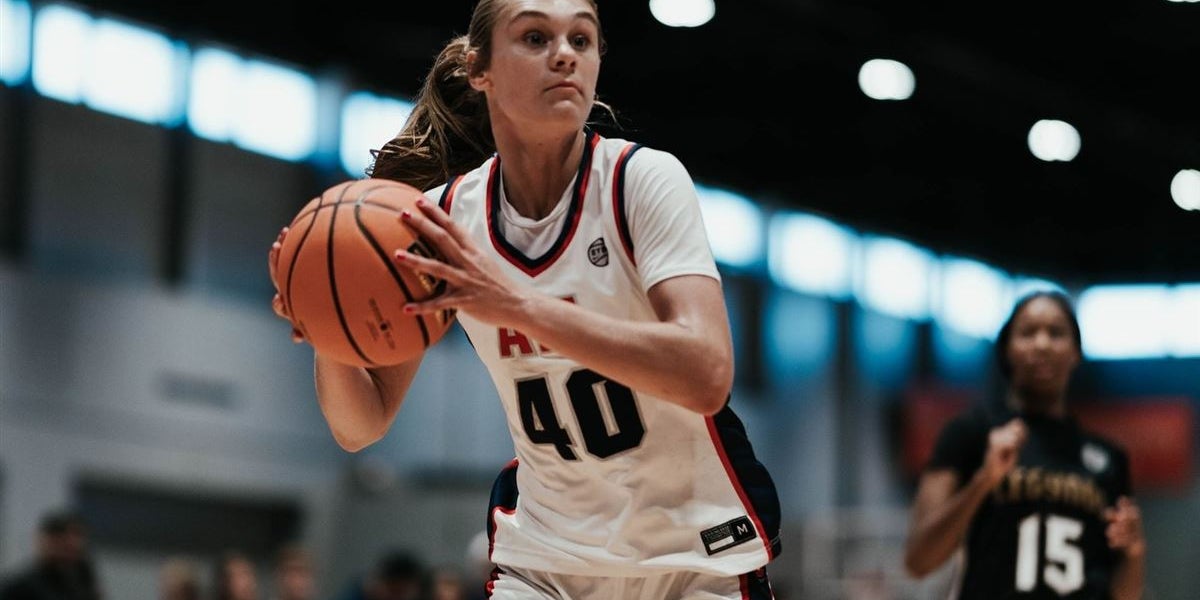 mrwagner25's tweet card. The Illini offered 2029 guard Liv Johnson, daughter of former men's basketball player Lucas Johnson.