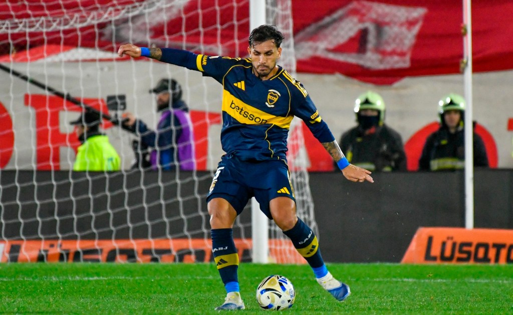 rionegrocomar's tweet card. El volante compartió en su cuenta de Instagram una foto suya durante el duelo ante Huracán, acompañada de un alentador mensaje pese al mal momento que atraviesa el Xeneize.