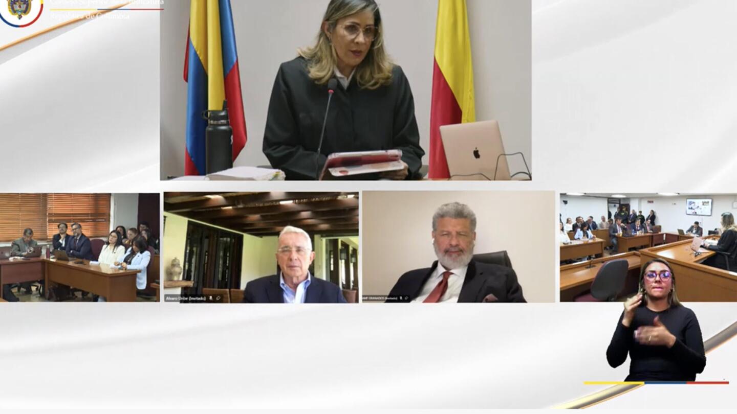UltimaHoracom's tweet card. El ex presidente Álvaro Uribe fue hallado este lunes culpable de intentar sobornar a un paramilitar para evitar que lo vinculara con estos escuadrones de ultraderecha que enfrentaban a guerrillas en...