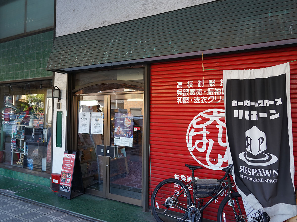 renovation_bot's tweet card. 釣具店「LUCK（ラック）」とカードゲーム店「PLAYERS（プレイヤーズ）」から成る長浜の複合店（長浜市元浜町）が7月20日、長浜大手門通り商店街に移転オープンした。