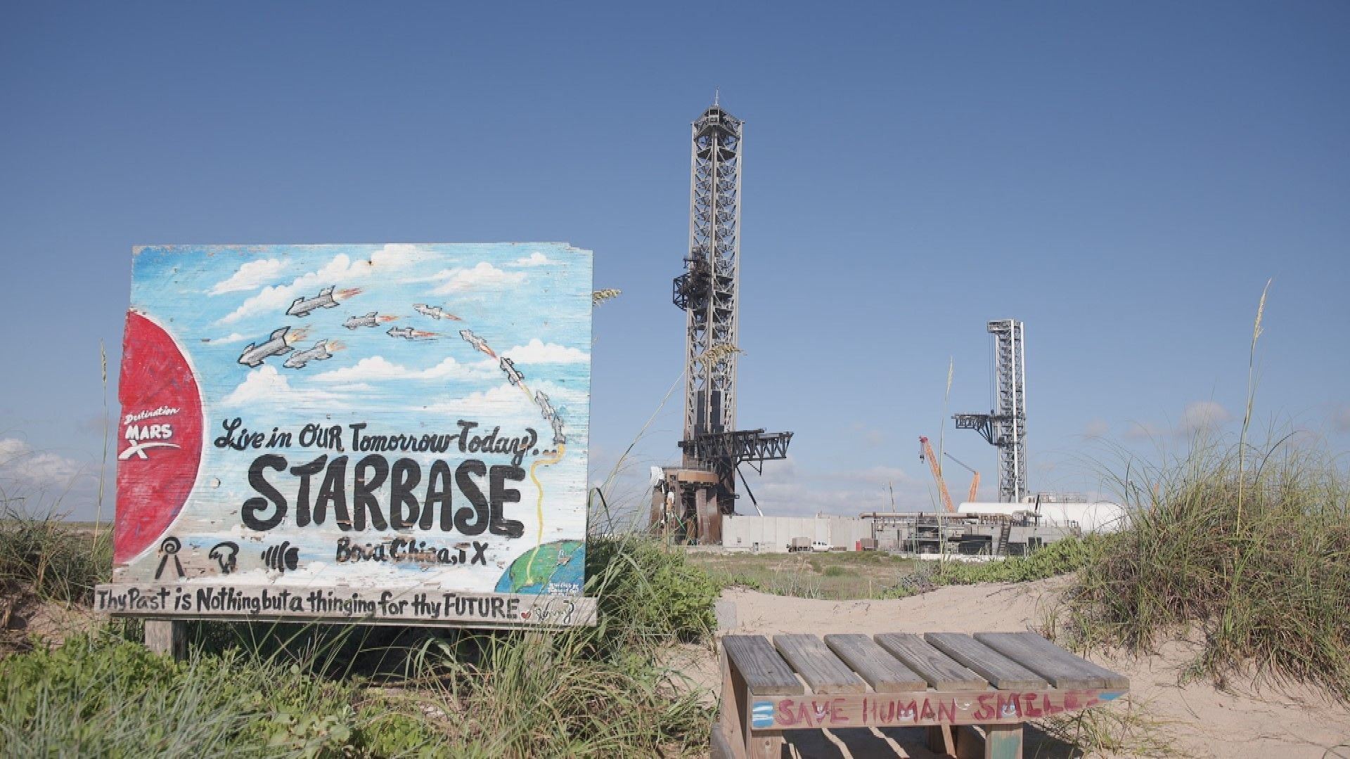 RTBFinfo's tweet card. A quelques pas du Rio Grande, les grues et les bulldozers tournent à plein régime. Ce petit bout de 4 km² de Texas est...