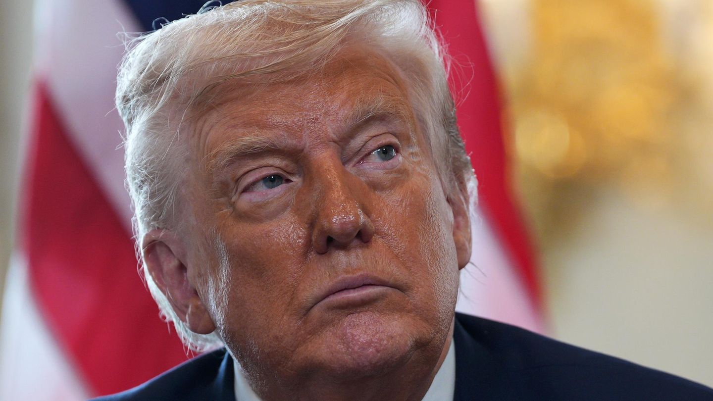 sternde's tweet card. Trump verklagt Rupert Murdoch und das Wall Street Journal wegen eines Berichts zu Epstein – und fordert die baldige Aussage des 94-Jährigen vor Gericht.