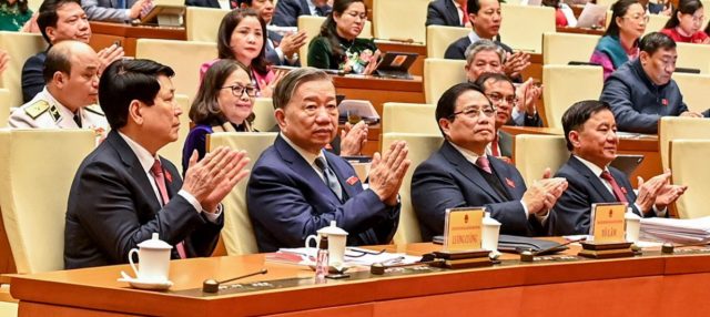 khacgiang's tweet card. Vietnam’s rapid credit growth in the first half of 2025, and Prime Minister Chinh’s call to further open the floodgates, are concerning. The government must not gamble hard-earned stability for eph…
