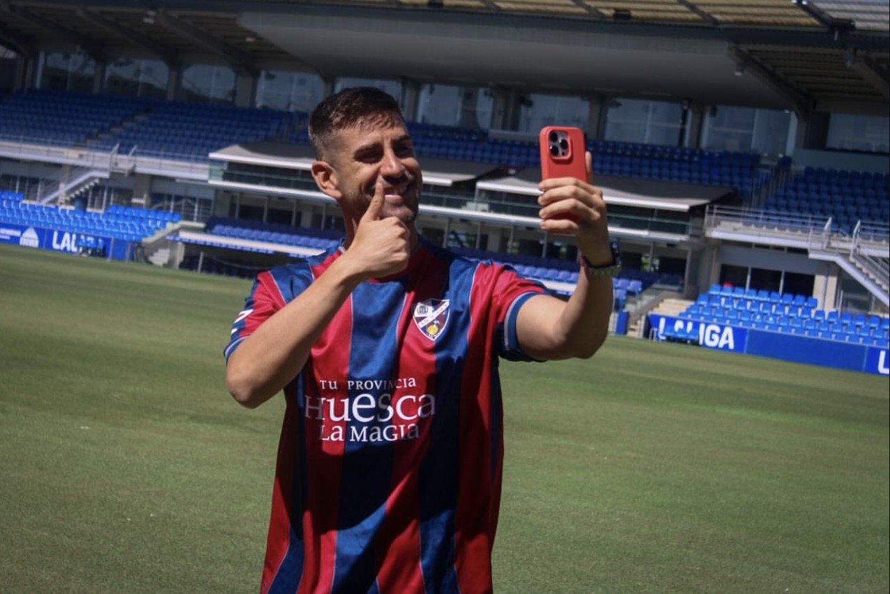 BalonesFueraSDH's tweet card. Dani Ojeda se perfila como una de las piezas clave en el nuevo Huesca de Guilló. Actúa como mediapunta con libertad de movimientos en el 1-5-3-2, conectando el centro del campo con el ataque y...