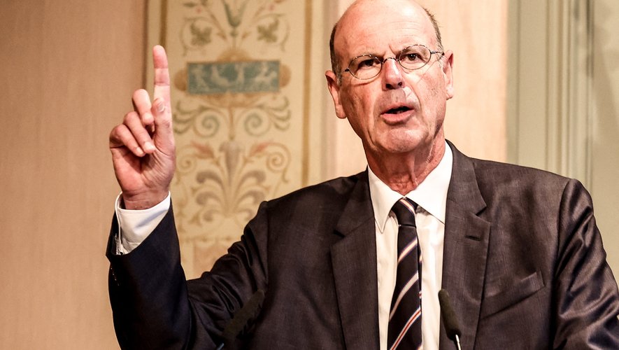 lindependant's tweet card. Le "deal" conclu entre l’Union européenne et les États-Unis n’est "pas complet" mais peut être amélioré, assure ce lundi le ministre français de l’Économie, Éric Lombard.