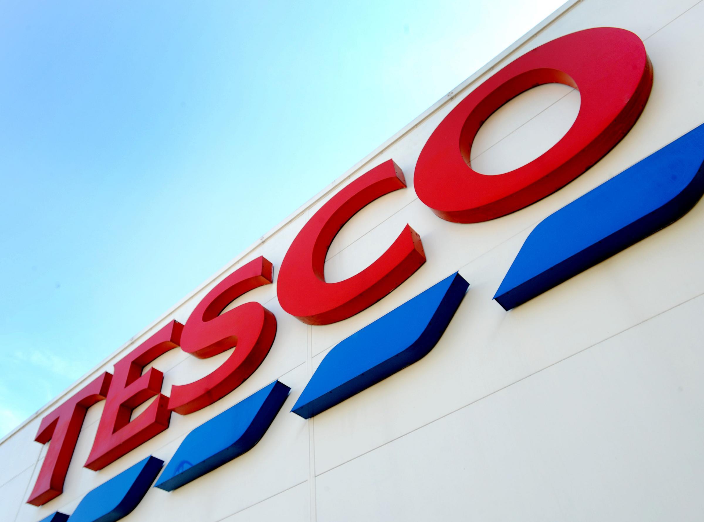 standardchester's tweet card. Here's how you can get £10 worth of Tesco points when you exchange at least £5 of Clubcard vouchers.