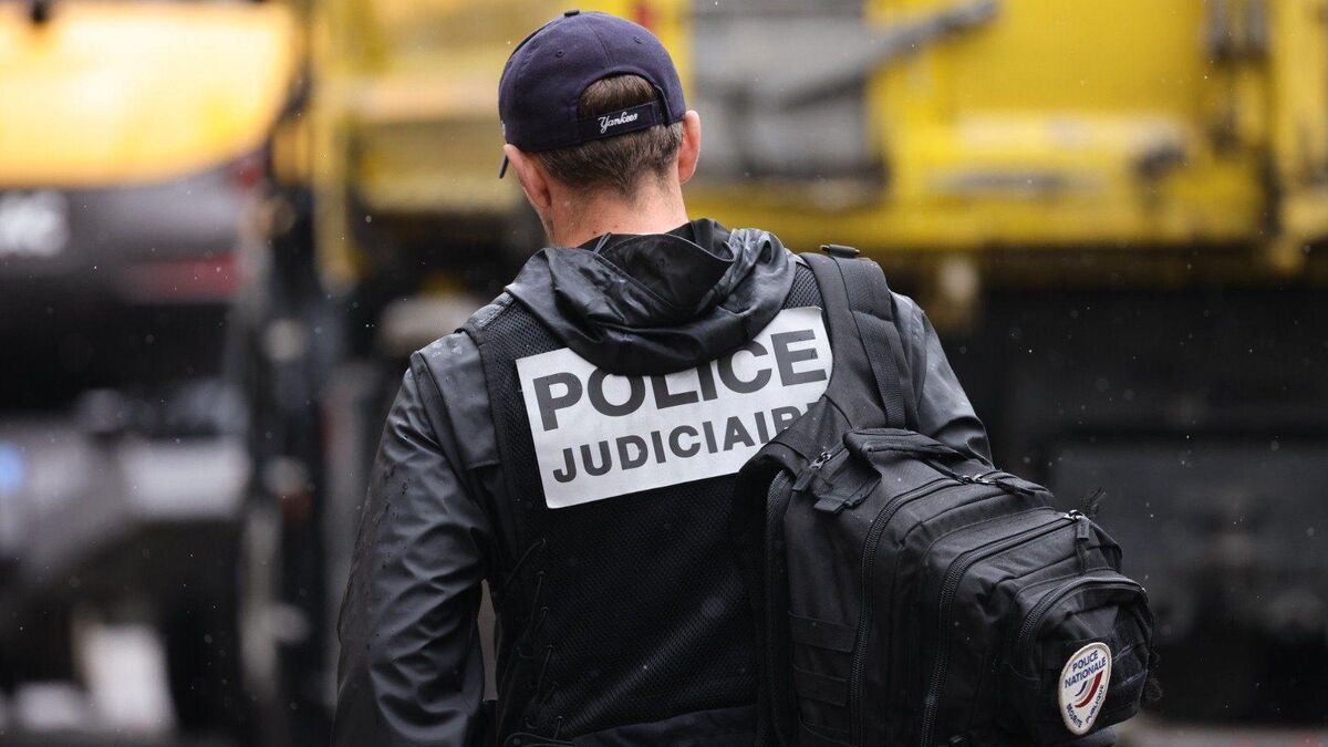 cemodf1's tweet card. Des coups de feu ont retenti devant une épicerie, cette nuit à Saint-Denis. Un homme de 31 ans a été tué sur le coup, une femme grièvement b