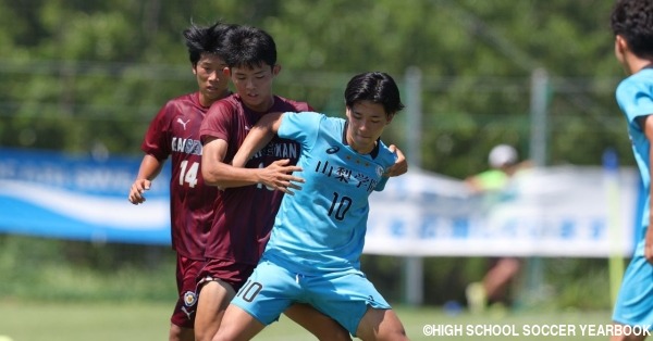 gekisaka's tweet card. [7.29 インターハイ3回戦 浜松開誠館 0-2 山梨学院 JヴィレッジP5]　山梨の誇りを胸に10番を背負っている。県外出身者も多い山梨学院高(山梨)の中でMF細田康貴(3年=フォルトゥナU-15)は数少ない山梨県出身者。1回戦の盛...