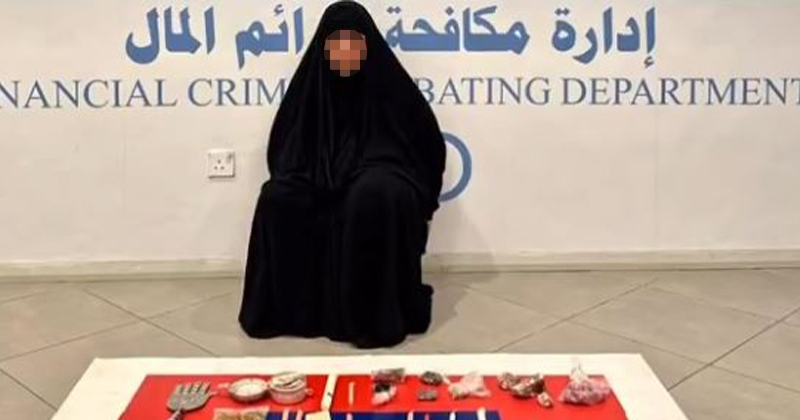 نقره لتكبير أو تصغير الصورة ونقرتين لعرض الصورة في صفحة مستقلة بحجمها الطبيعي