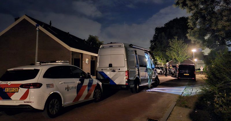 Wapen, verdovende middelen en zwaar vuurwerk aangetroffen in Zwijndrecht