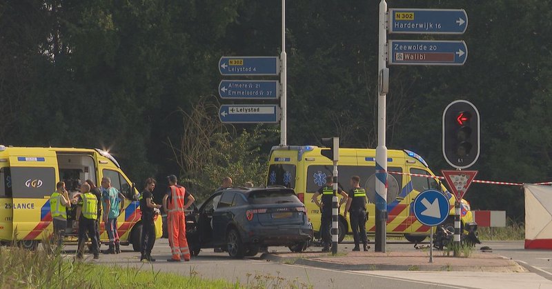 Ernstig ongeluk met motor en auto op de Larserweg