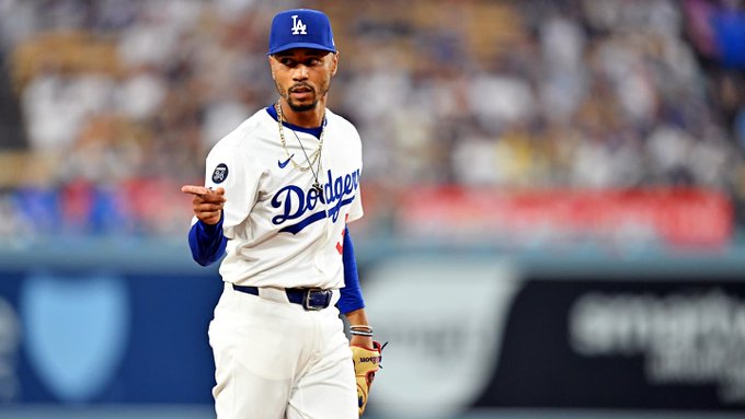 Dodgers toma una decisión con Mookie Betts sobre regresarlo al jardín derecho en la MLB 2025